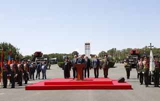 Премьер-министр в Сардарапате присутствовал на праздновании, посвящённом 100-летию Республики Армения и Героических майских сражений