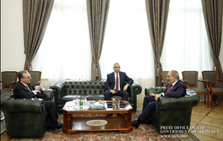 Le Premier ministre Pashinyan a reçu les ministres des Affaires étrangères d'Arménie et d'Artsakh