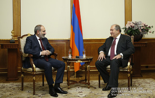 Armen Sarkissian et Nikol Pashinyan ont discuté des questions relatives au développement du pays