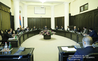 Progress in socioeconomic support programs and ways of boosting the economy discussed in Government