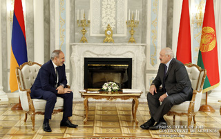 PM Nikol Pashinyan meets with President of Belarus Alexander Lukashenko in Minsk