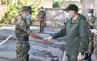 Премьер-министр посетил воинскую часть N министерства обороны