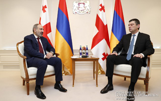 Nikol Pashinyan holds phone talk with Giorgi Gakharia