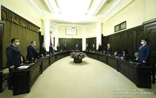 Sous la présidence du Premier ministre, le travail de résolution des problèmes du peuple d'Artsakh et des prochaines actions ont été discutés