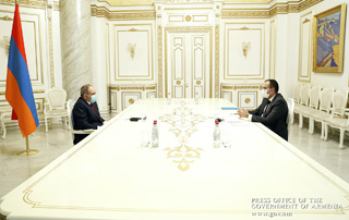 Арсен Торосян доложил премьер-министру о ситуации с коронавирусом и организации медпомощи раненым военнослужащим