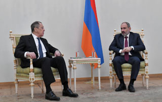 Nous devons garantir le retour des habitants de l'Artsakh dans leurs foyers - Le Premier ministre Pashinyan a rencontré Sergueï Lavrov