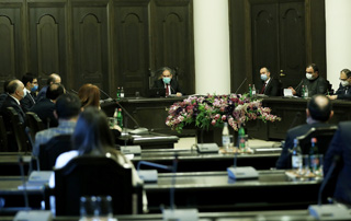 Премьер-министр Пашинян провел совещание с участием руководителей правоохранительной системы