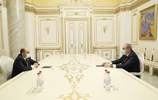 Премьер-министр провел встречу с Эдмоном Марукяном: консультации продолжатся