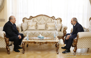 Премьер-министр Пашинян провел встречу с президентом Саркисяном