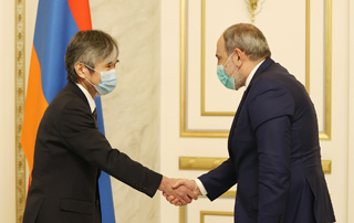 Le Premier ministre tient une réunion d’adieu avec l’Ambassadeur du Japon en Arménie