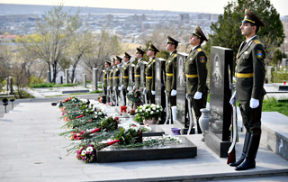 Дань уважения памяти героев Апрельской четырехдневной войны 