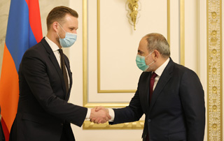 Nikol Pashinyan receives Lithuanian Foreign Minister